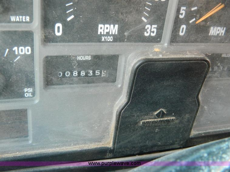 image for item D6064 1999 International 4900 dump truck