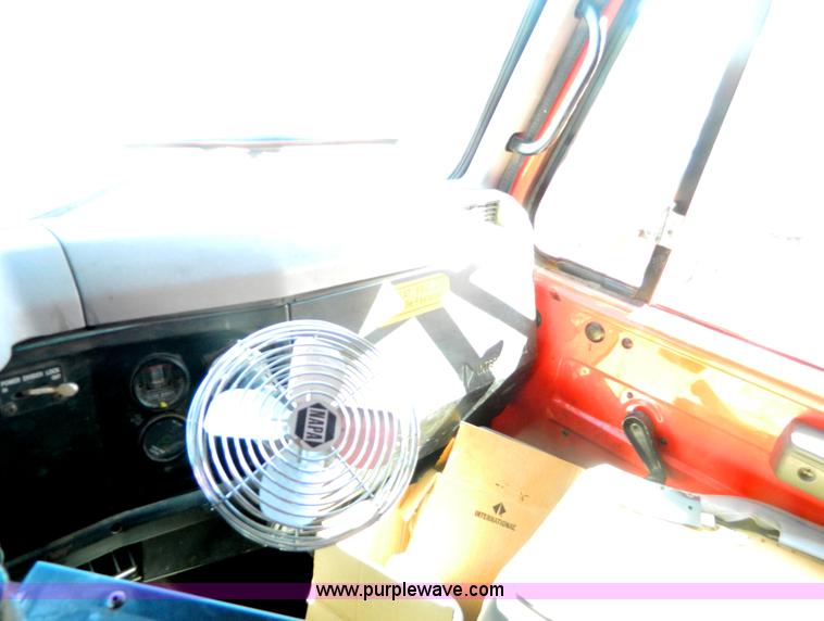 image for item D6064 1999 International 4900 dump truck