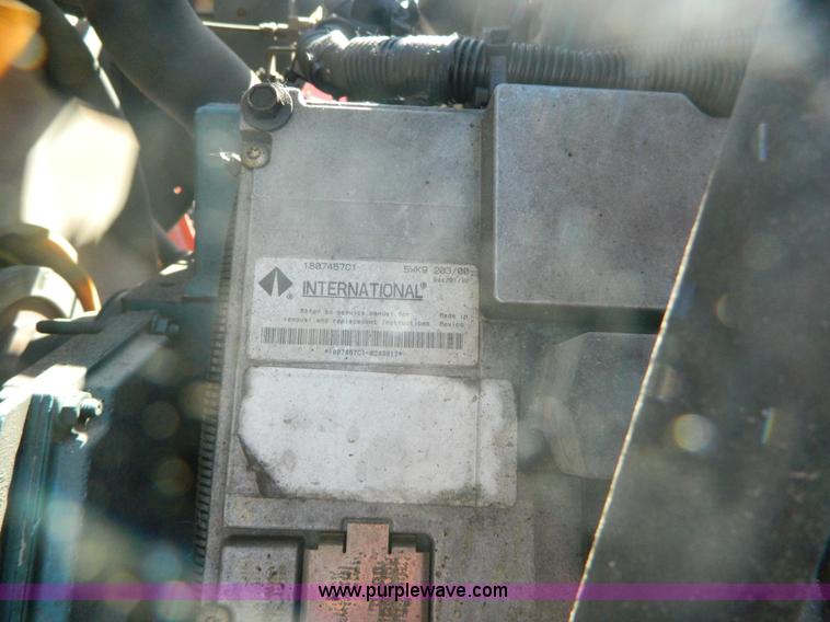 image for item D6064 1999 International 4900 dump truck