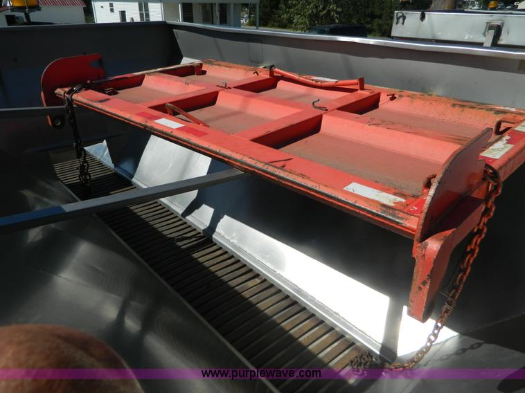 image for item D6064 1999 International 4900 dump truck