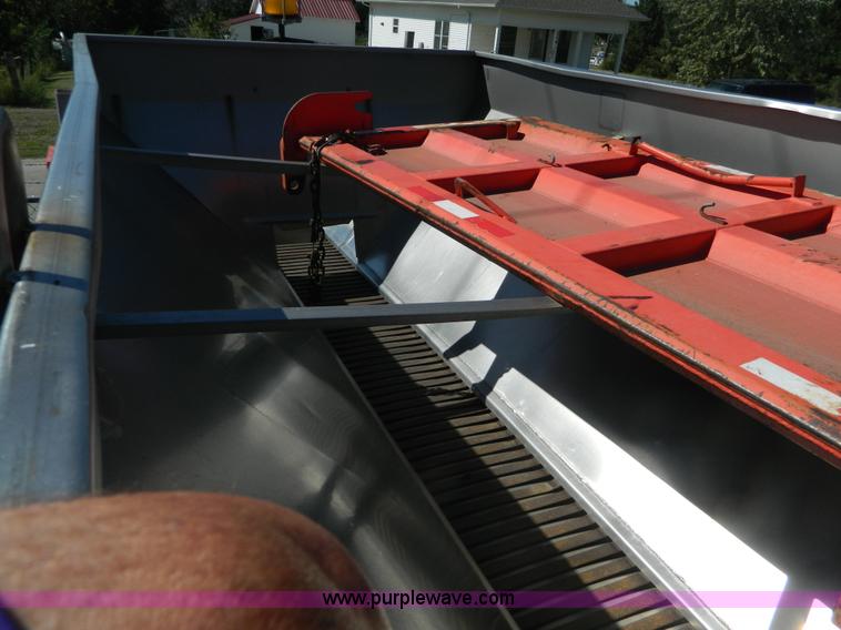 image for item D6064 1999 International 4900 dump truck