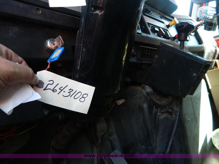 image for item D6064 1999 International 4900 dump truck