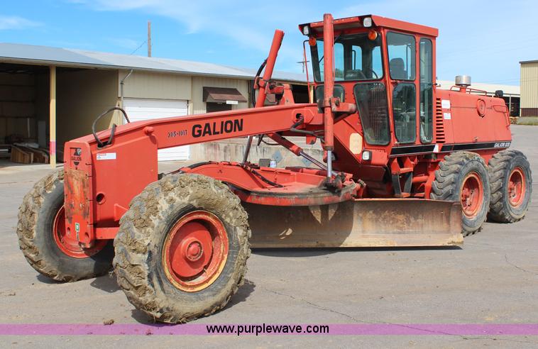 image for item H6836 1997 Galion 830B motor grader