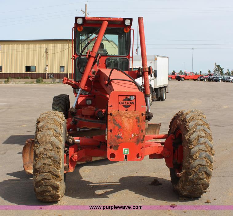 image for item H6836 1997 Galion 830B motor grader