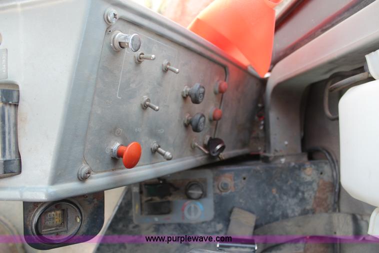 image for item H6836 1997 Galion 830B motor grader