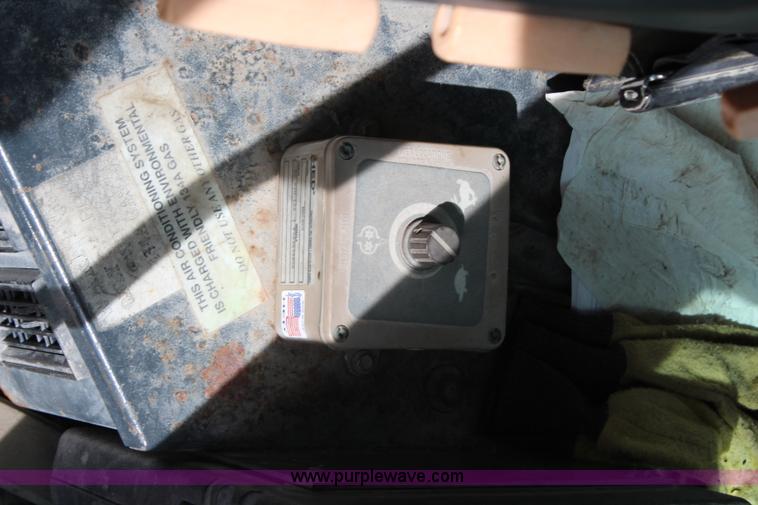 image for item H6836 1997 Galion 830B motor grader