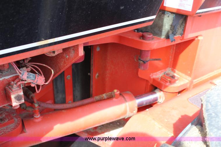 image for item H6836 1997 Galion 830B motor grader