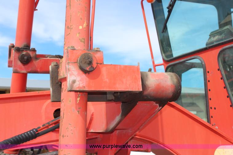 image for item H6836 1997 Galion 830B motor grader