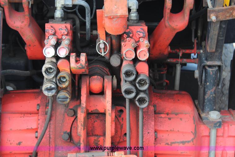 image for item H6909 1999 Ford New Holland TS100 tractor