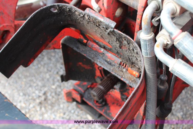 image for item H6910 1999 Ford New Holland TS100 tractor