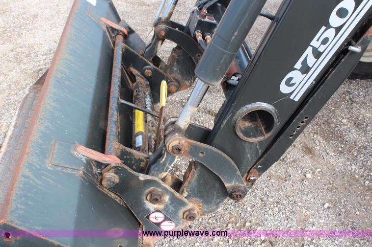 image for item H6910 1999 Ford New Holland TS100 tractor