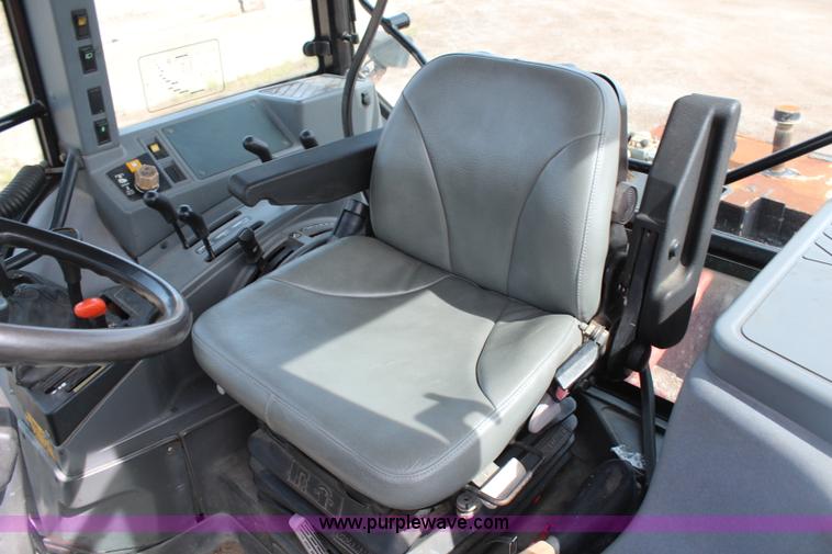 image for item H6915 1998 Ford New Holland 6640SL tractor