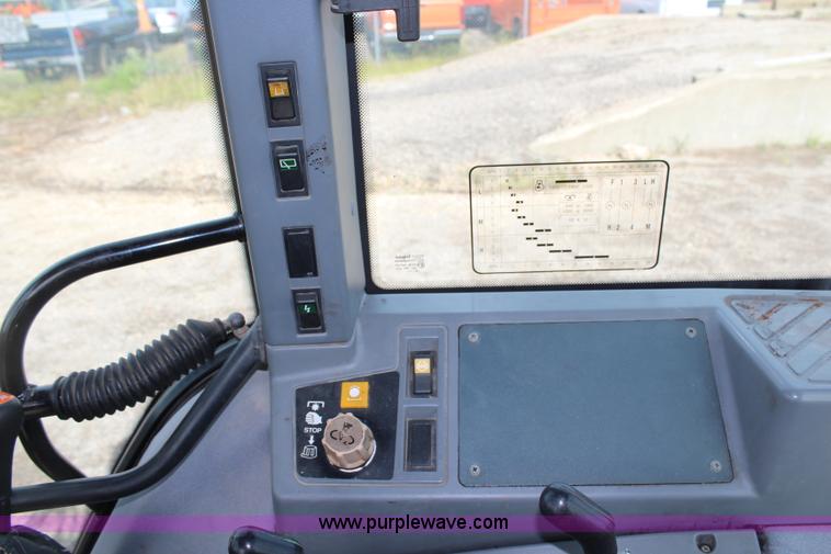 image for item H6915 1998 Ford New Holland 6640SL tractor