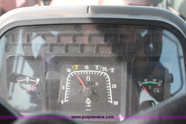 image for item H6915 1998 Ford New Holland 6640SL tractor