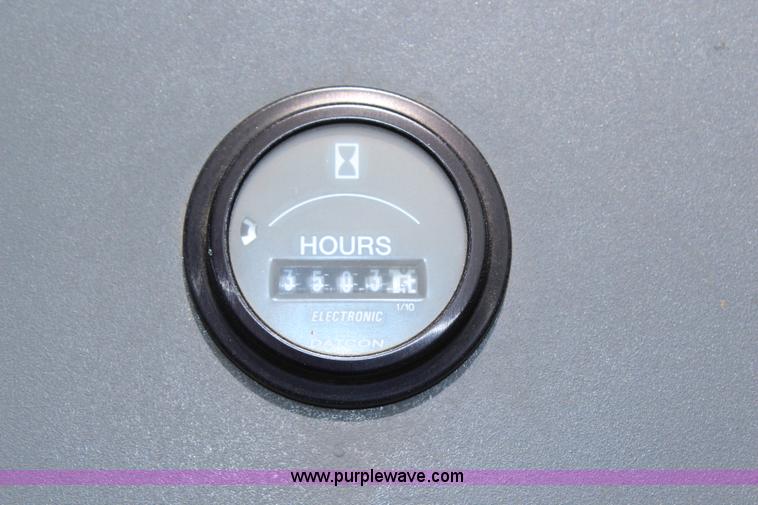 image for item H6915 1998 Ford New Holland 6640SL tractor