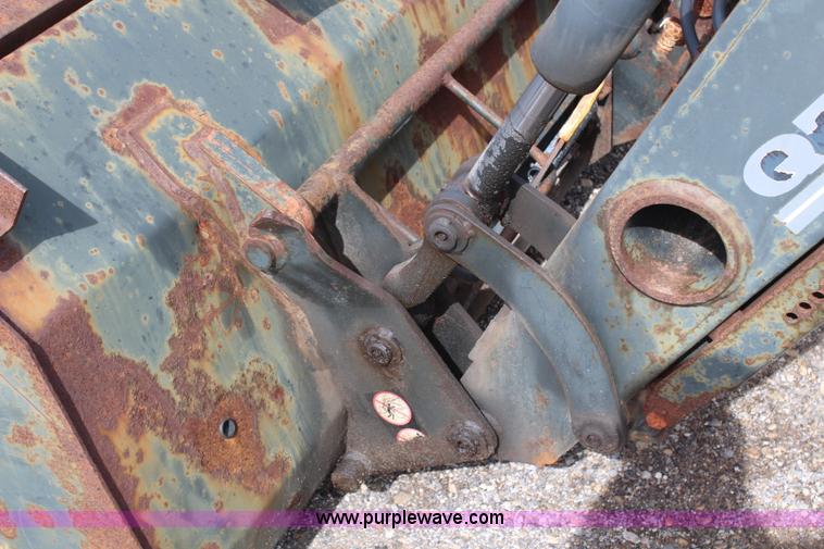 image for item H6915 1998 Ford New Holland 6640SL tractor