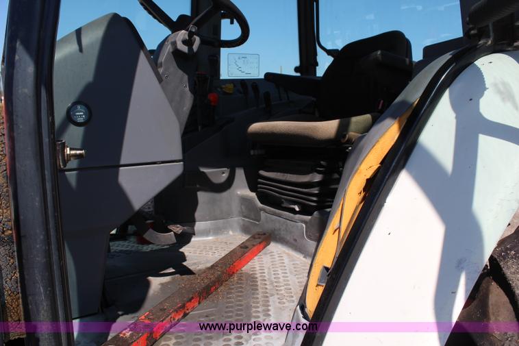 image for item H6916 1998 Ford New Holland 6640SL tractor