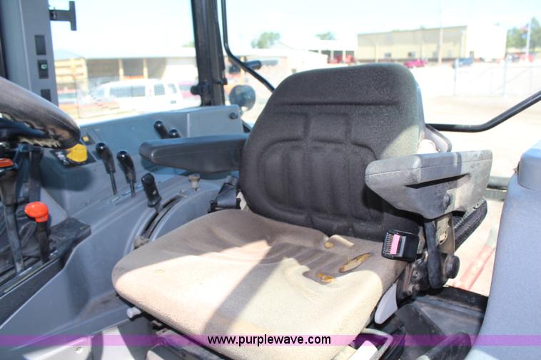 image for item H6916 1998 Ford New Holland 6640SL tractor