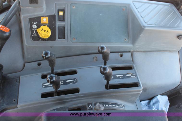 image for item H6916 1998 Ford New Holland 6640SL tractor