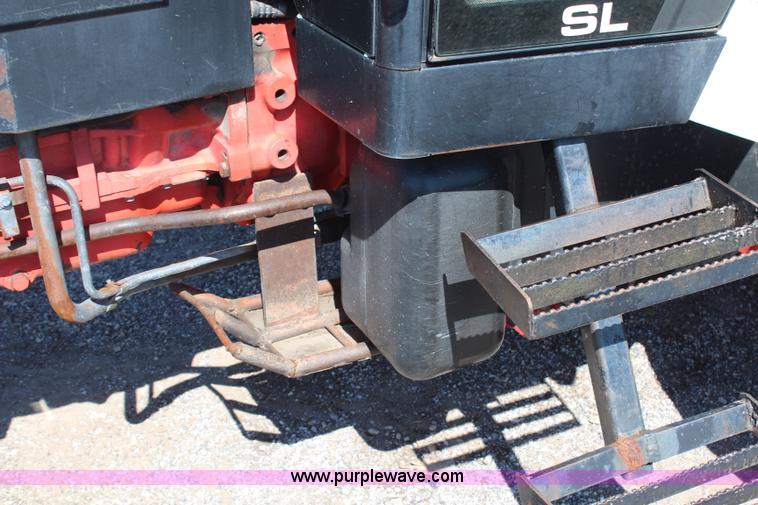 image for item H6916 1998 Ford New Holland 6640SL tractor