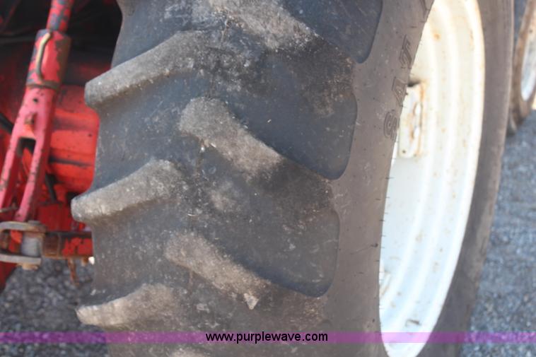 image for item H6916 1998 Ford New Holland 6640SL tractor