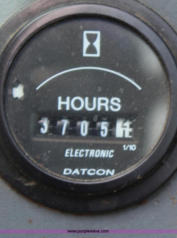 image for item H6917 1996 Ford New Holland 6640SL tractor