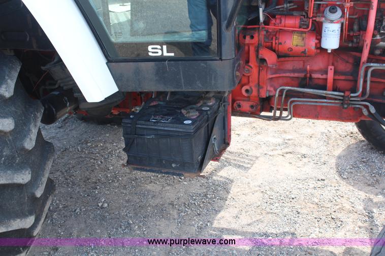 image for item H6917 1996 Ford New Holland 6640SL tractor