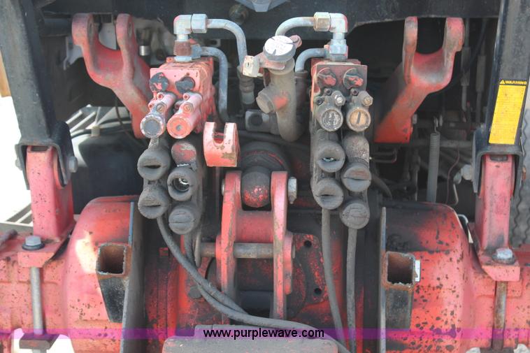 image for item H6917 1996 Ford New Holland 6640SL tractor