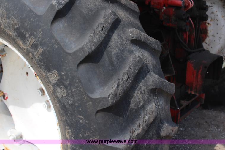 image for item H6917 1996 Ford New Holland 6640SL tractor