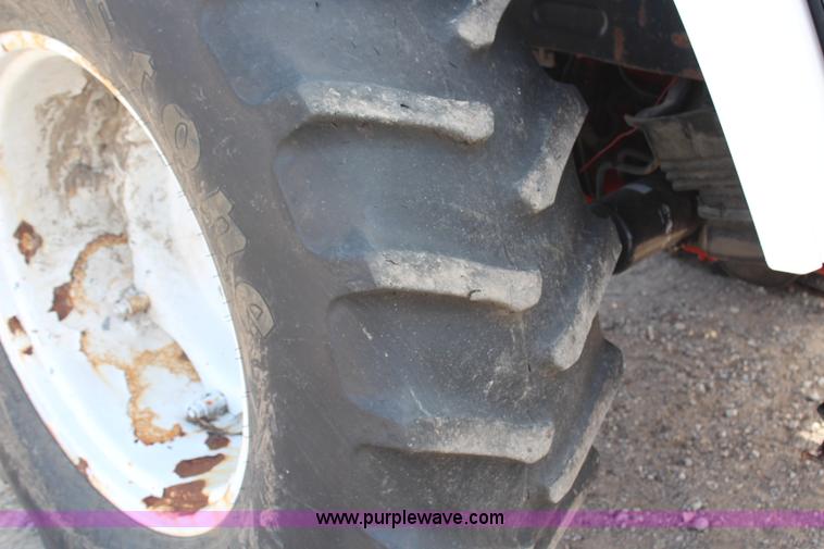 image for item H6917 1996 Ford New Holland 6640SL tractor