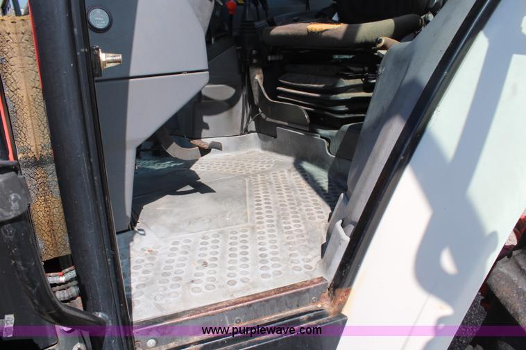 image for item H6918 1998 Ford New Holland 6640SL tractor