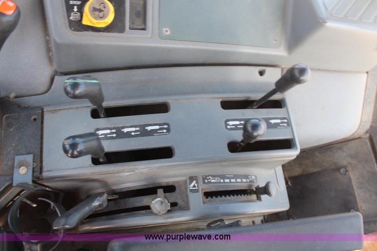 image for item H6918 1998 Ford New Holland 6640SL tractor