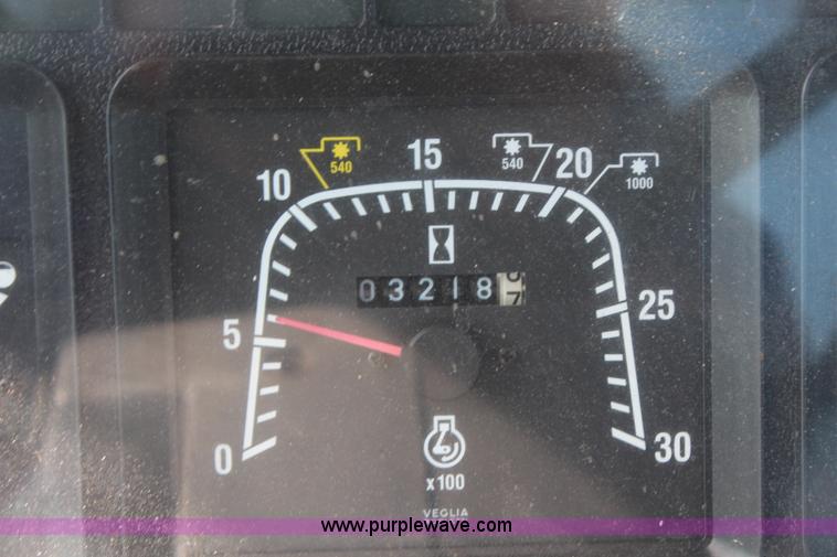 image for item H6918 1998 Ford New Holland 6640SL tractor