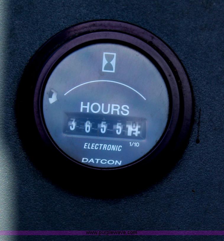 image for item H6918 1998 Ford New Holland 6640SL tractor