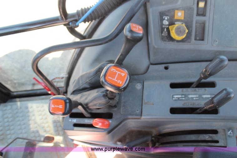 image for item H6919 1998 Ford New Holland 6640SL tractor