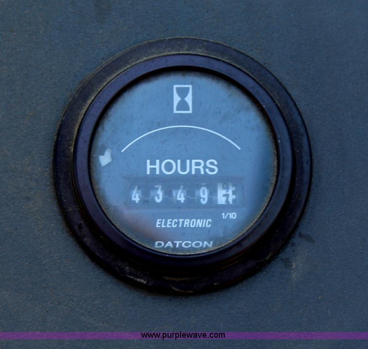 image for item H6919 1998 Ford New Holland 6640SL tractor