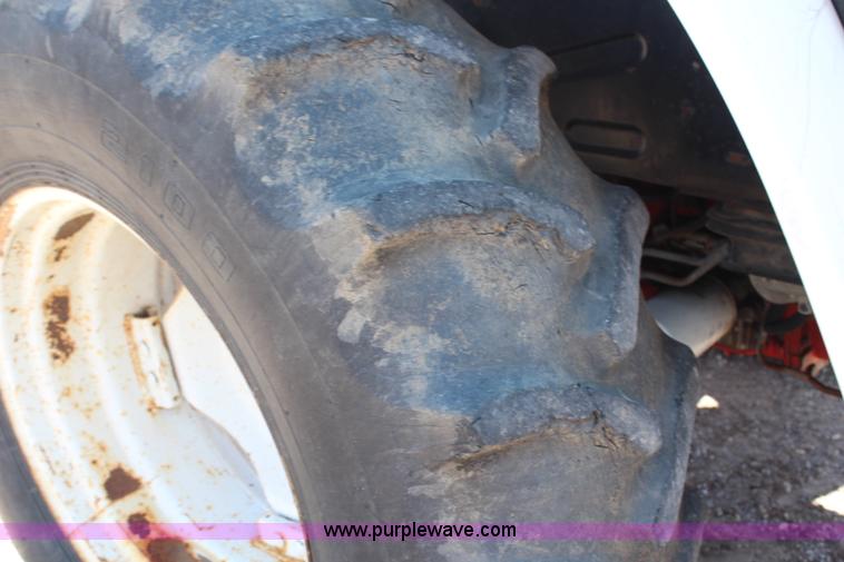 image for item H6919 1998 Ford New Holland 6640SL tractor