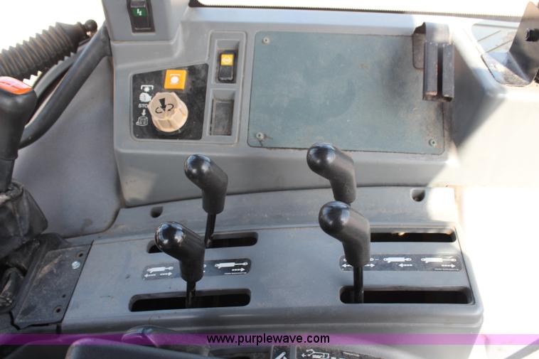 image for item H6920 1998 New Holland 6640SL tractor