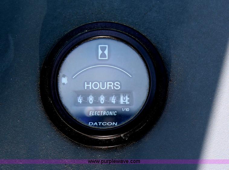 image for item H6921 1998 Ford New Holland 6640SL tractor