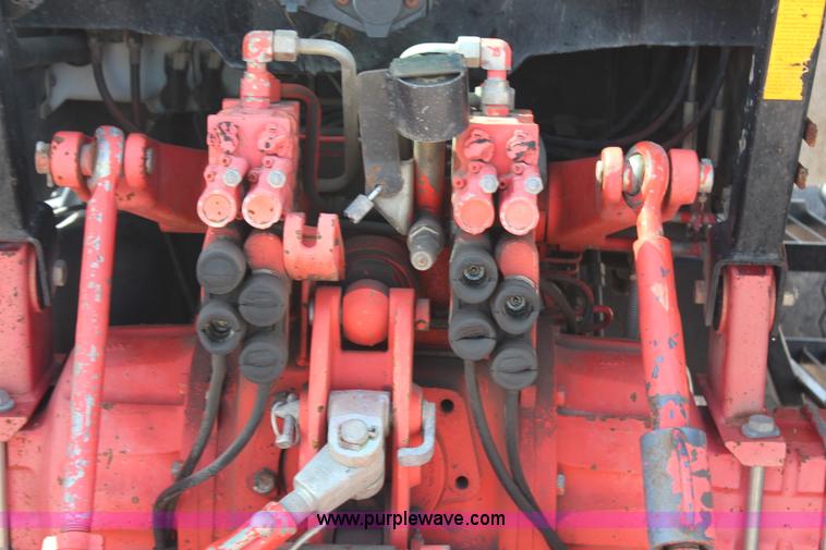 image for item H6921 1998 Ford New Holland 6640SL tractor