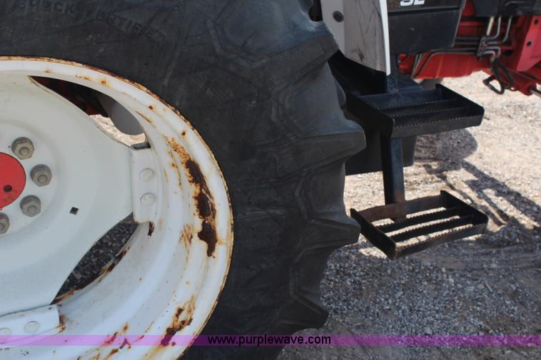 image for item H6922 1997 Ford New Holland 6640SL tractor