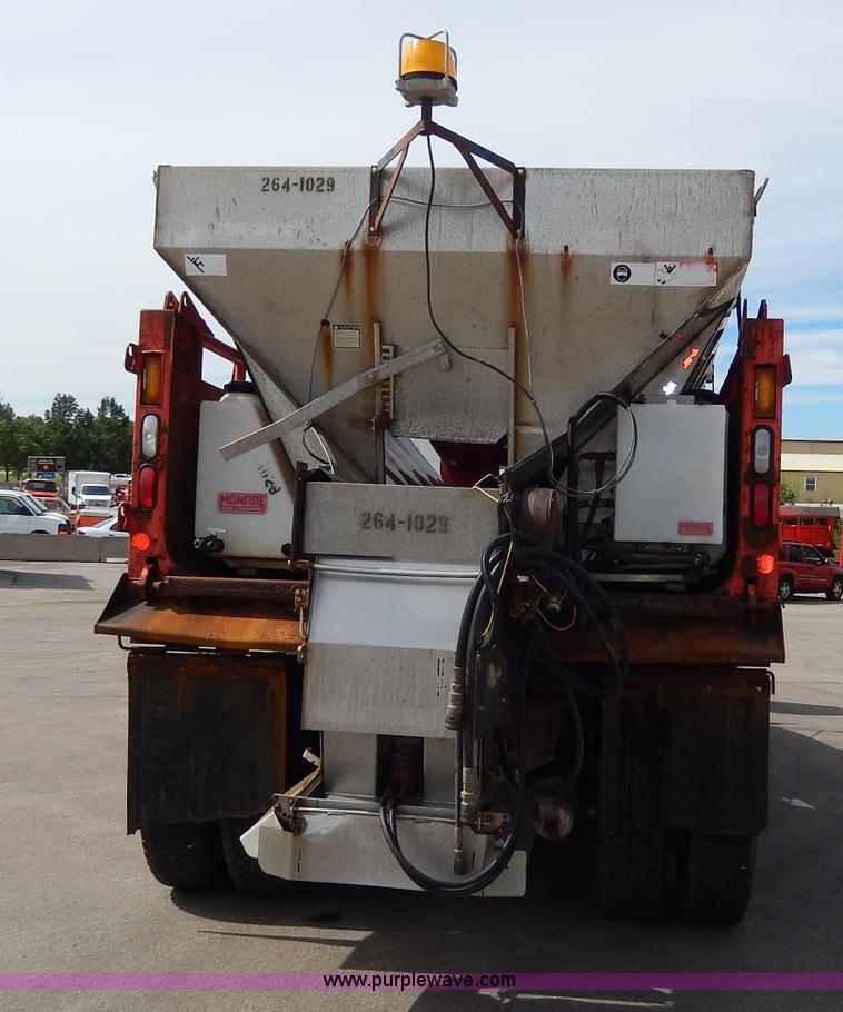 image for item H6935 1999 International 4900 dump truck