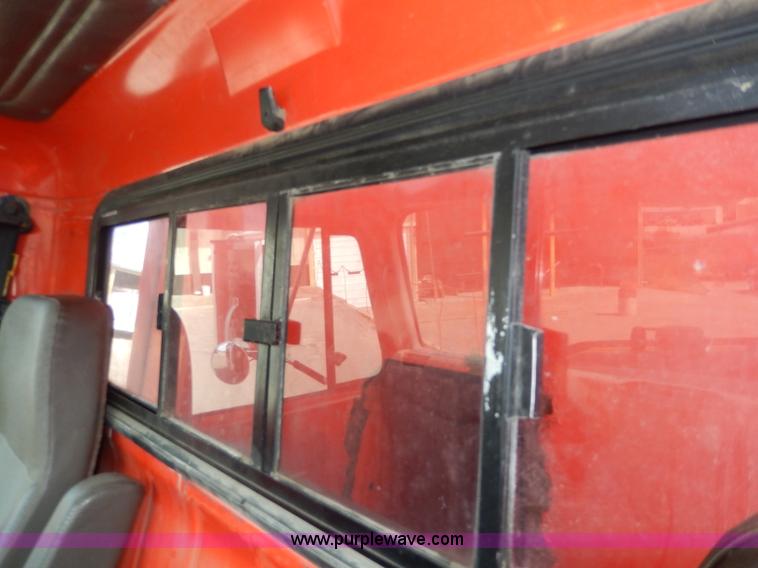 image for item H6935 1999 International 4900 dump truck