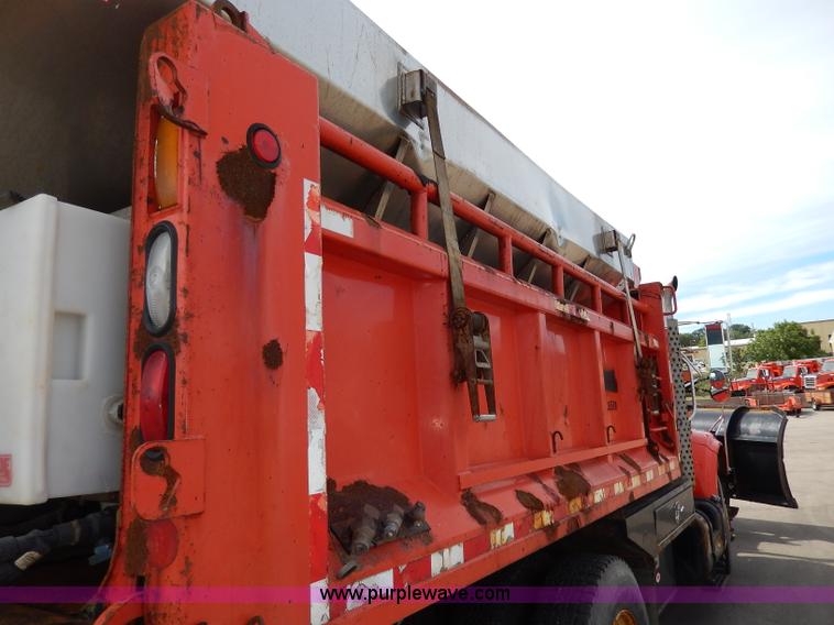 image for item H6935 1999 International 4900 dump truck