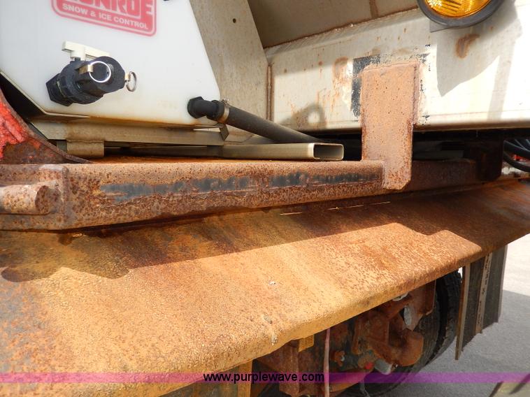 image for item H6935 1999 International 4900 dump truck