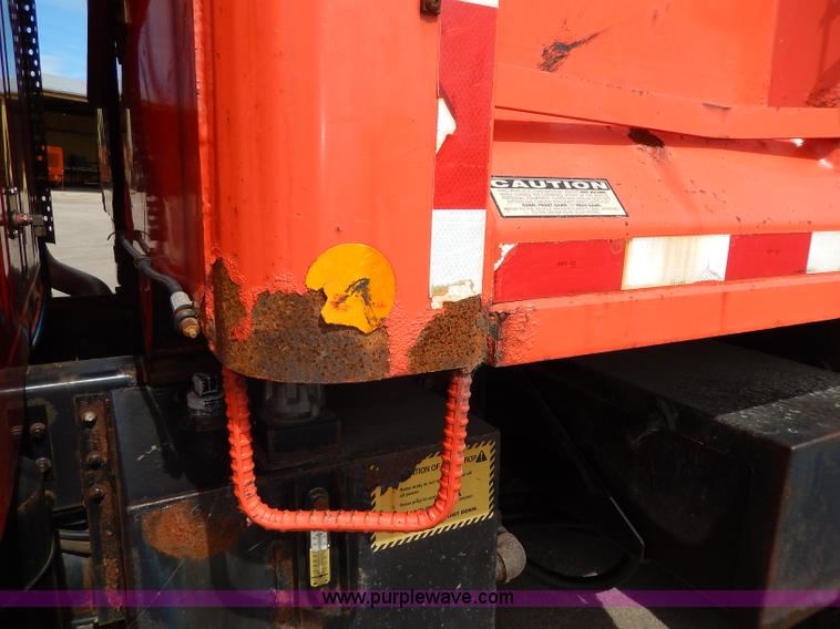 image for item H6935 1999 International 4900 dump truck