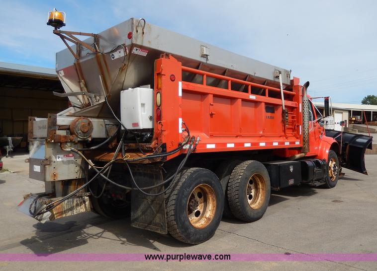 image for item H6936 1999 International 4900 dump truck