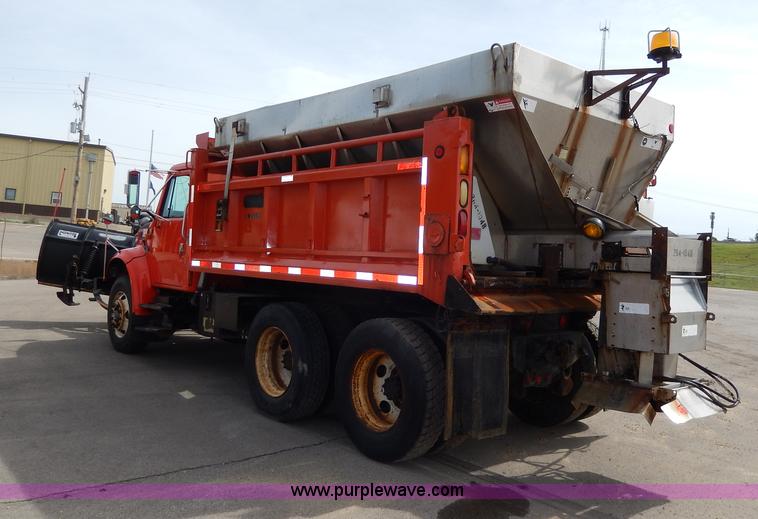 image for item H6936 1999 International 4900 dump truck