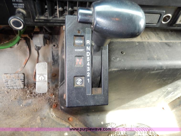 image for item H6936 1999 International 4900 dump truck