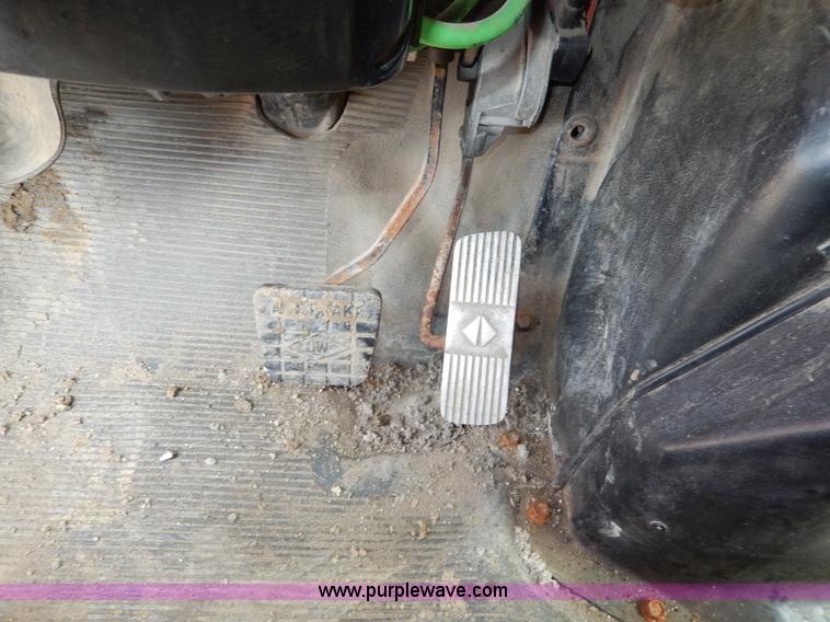 image for item H6936 1999 International 4900 dump truck